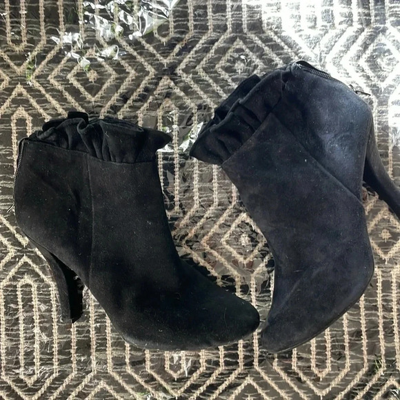 MTNY Suede Boots - Picture 4 of 14